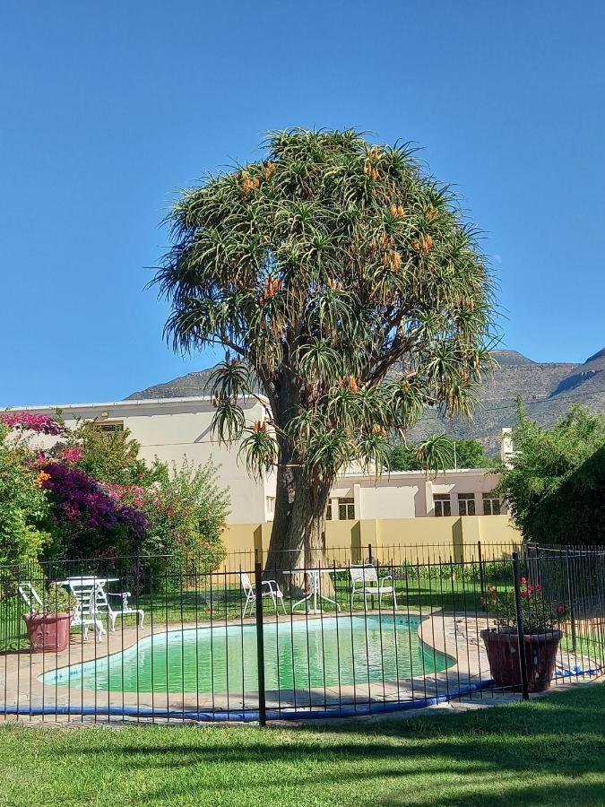 Avondrust Guest House Graaff-Reinet Dış mekan fotoğraf