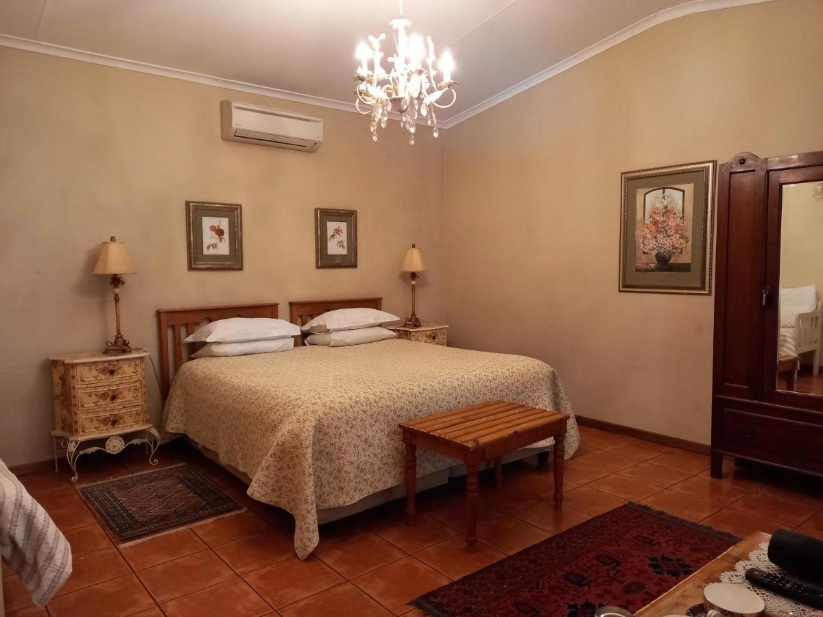 Avondrust Guest House Graaff-Reinet Dış mekan fotoğraf